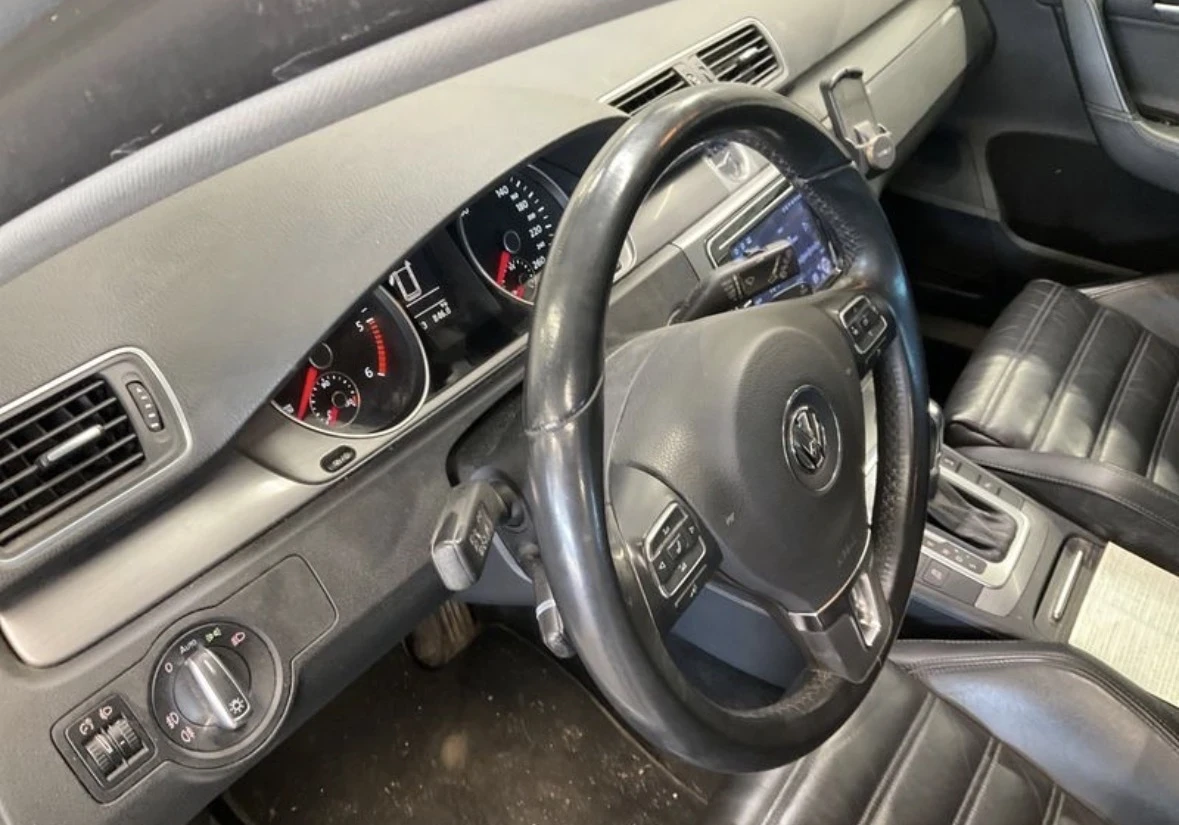 VW Passat 2, 0 TDi* R line* AUTOMATIC* НОВ* EURO 5, снимка 11 - Автомобили и джипове - 54146287