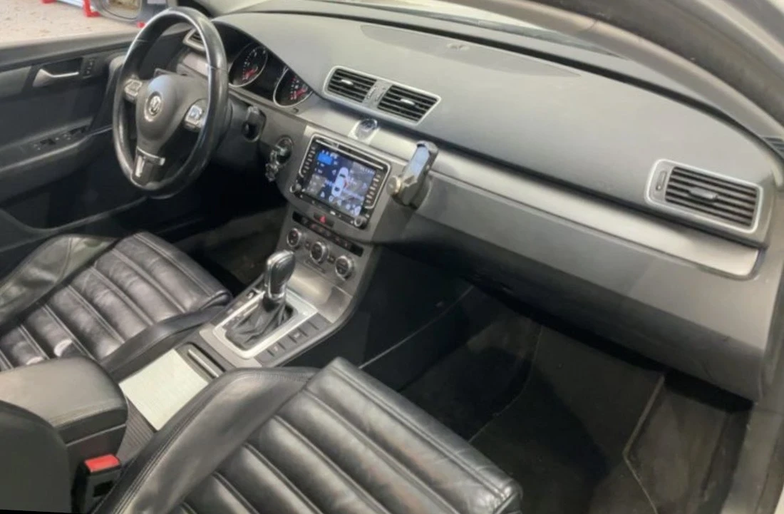 VW Passat 2, 0 TDi* R line* AUTOMATIC* НОВ* EURO 5, снимка 12 - Автомобили и джипове - 54146287