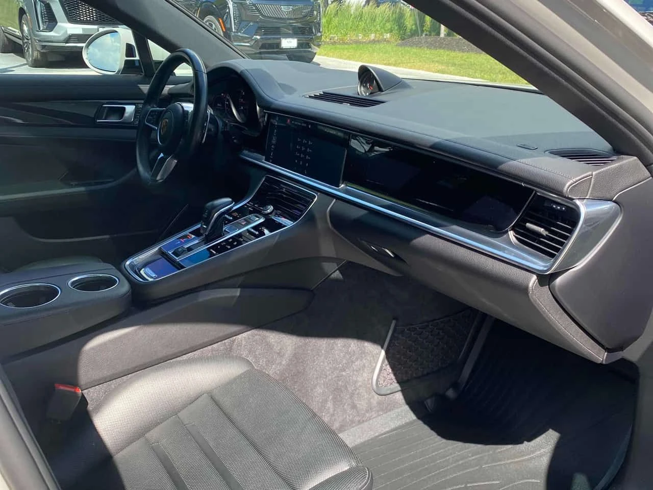 Porsche Panamera 4 AWD  CARFAX, снимка 11 - Автомобили и джипове - 55031309