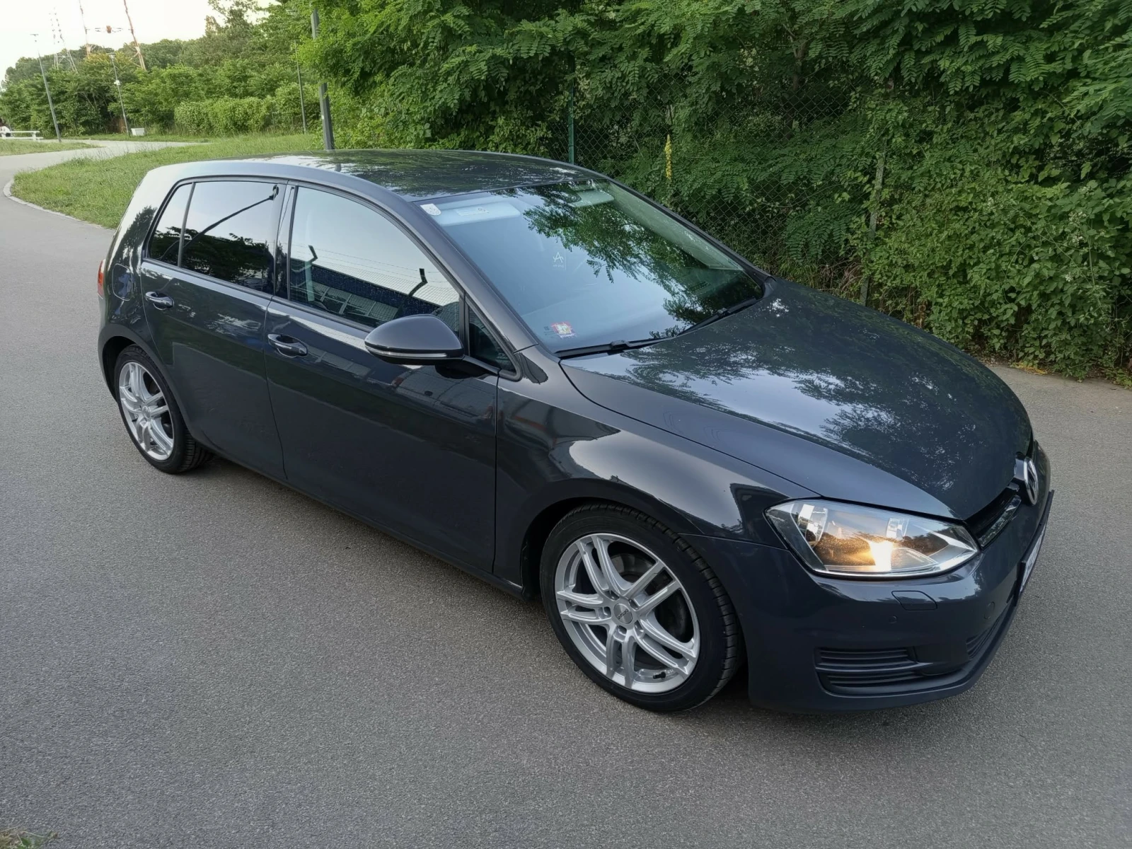 VW Golf 1.6 TDI 90 к.с, снимка 6 - Автомобили и джипове - 55056529