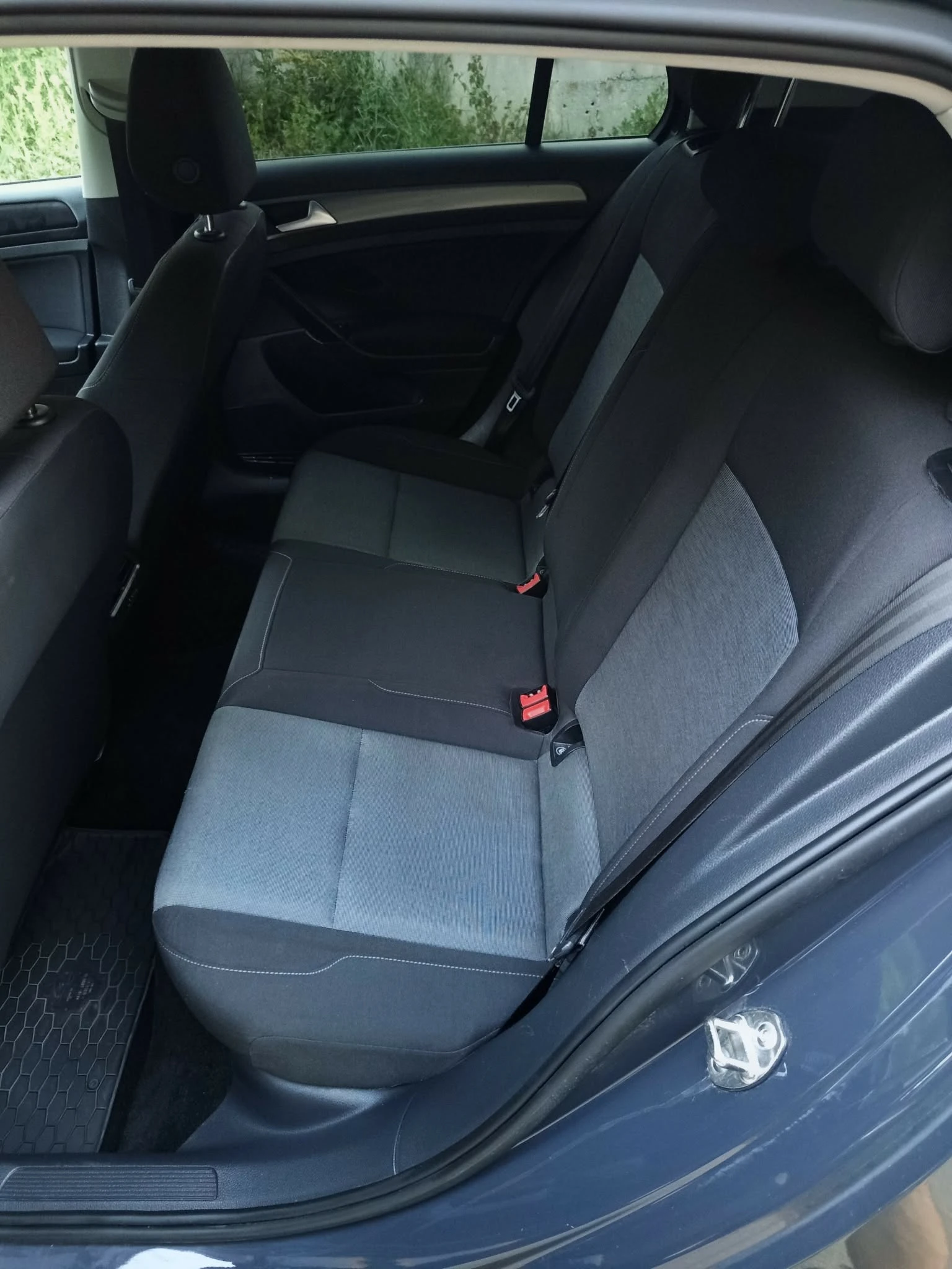 VW Golf 1.6 TDI 90 к.с, снимка 13 - Автомобили и джипове - 55056529