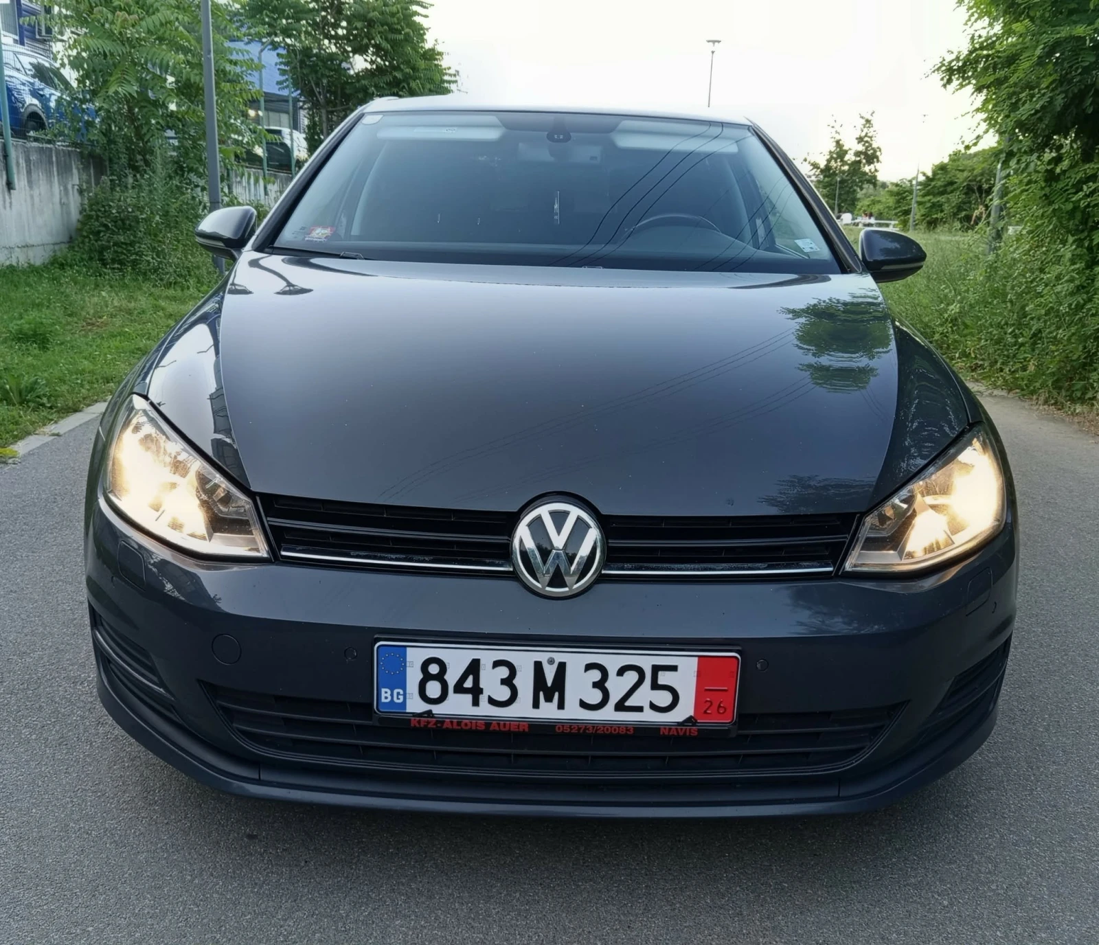 VW Golf 1.6 TDI 90 к.с, снимка 2 - Автомобили и джипове - 55056529
