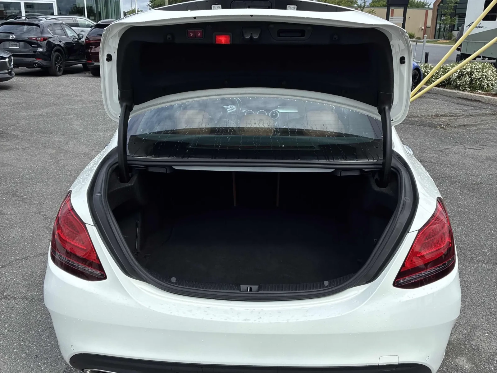 Mercedes-Benz C 300 ПАНОРАМА * ПОДГРЕВИ * CARFAX * АВТО КРЕДИТ * , снимка 6 - Автомобили и джипове - 55064603