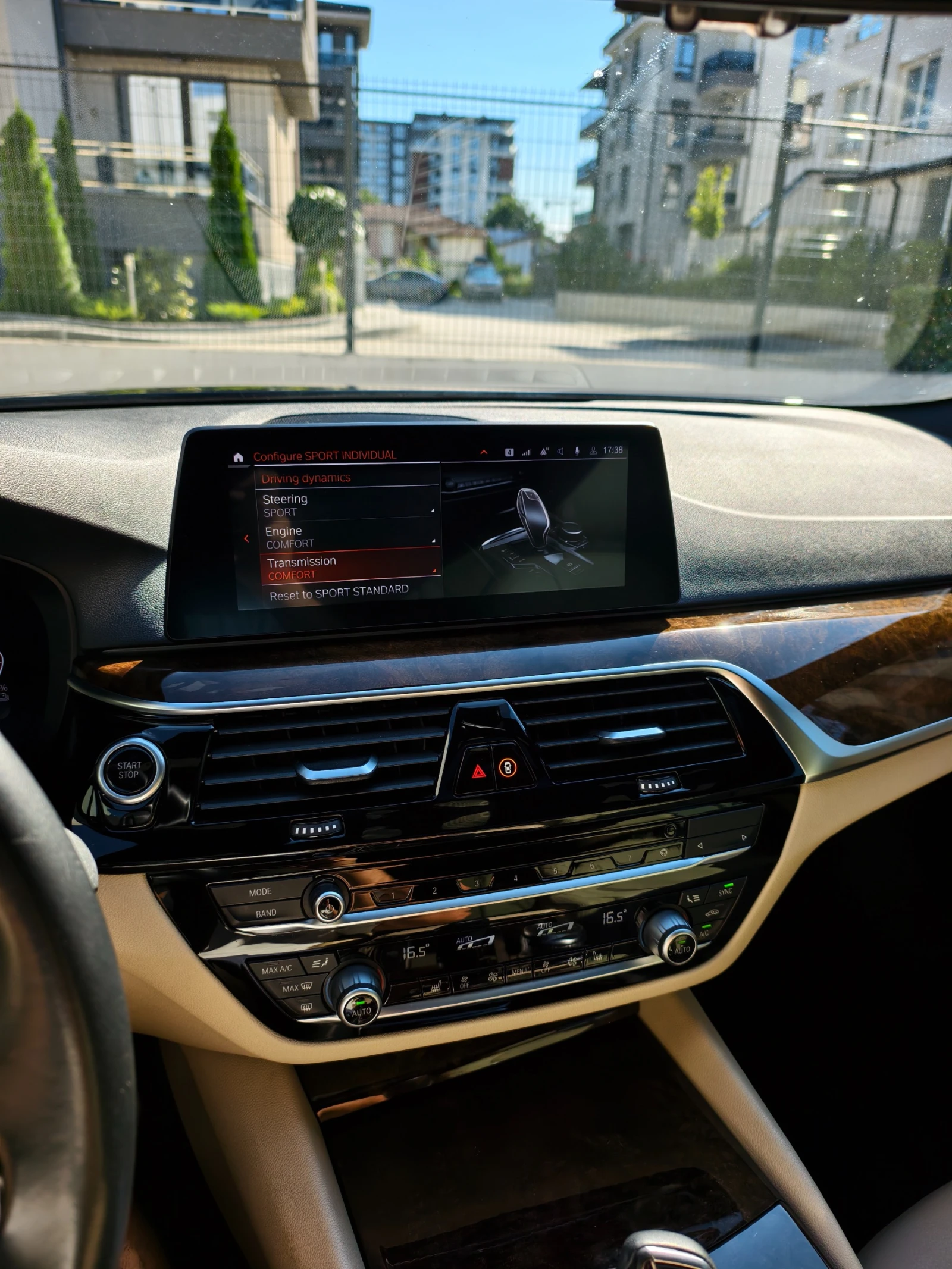 BMW 530E 530E, снимка 16 - Автомобили и джипове - 55617869