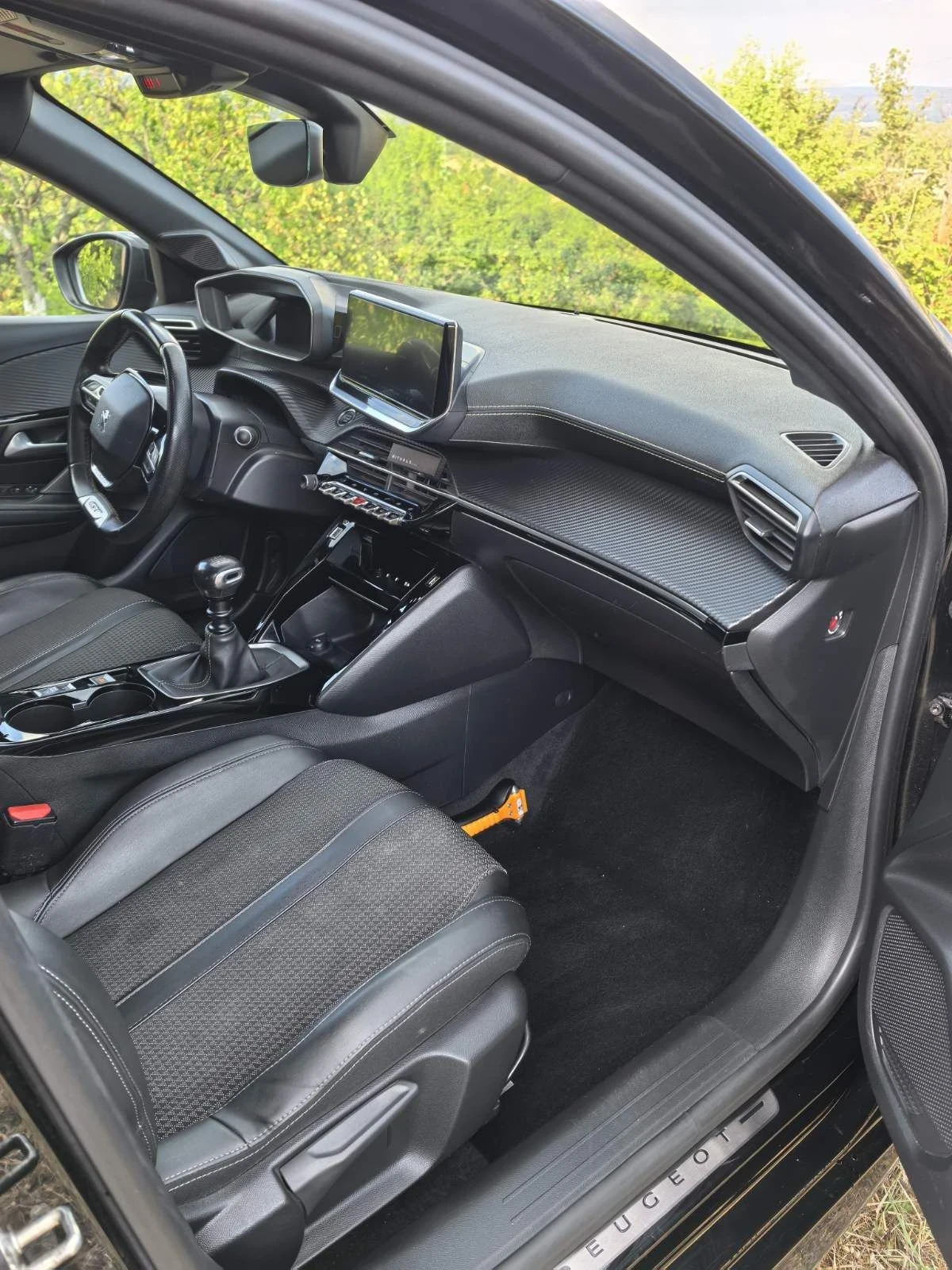 Peugeot 208 1.2 Gt, снимка 10 - Автомобили и джипове - 56035978