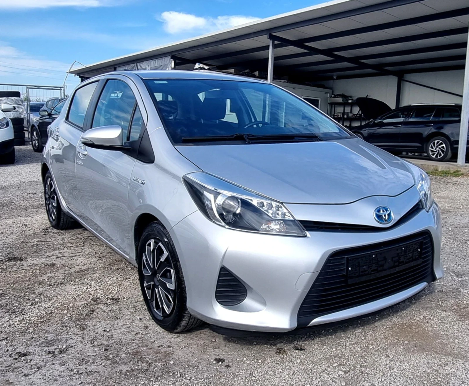 Toyota Yaris 1.5 hibrid, снимка 3 - Автомобили и джипове - 56289189