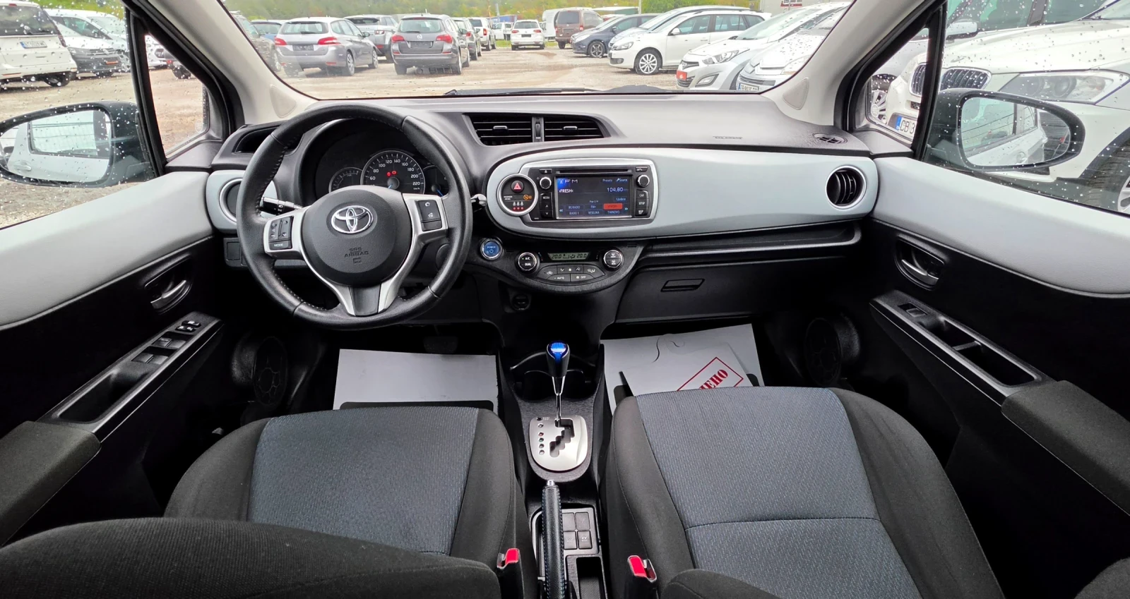 Toyota Yaris 1.5 hibrid, снимка 8 - Автомобили и джипове - 56289189
