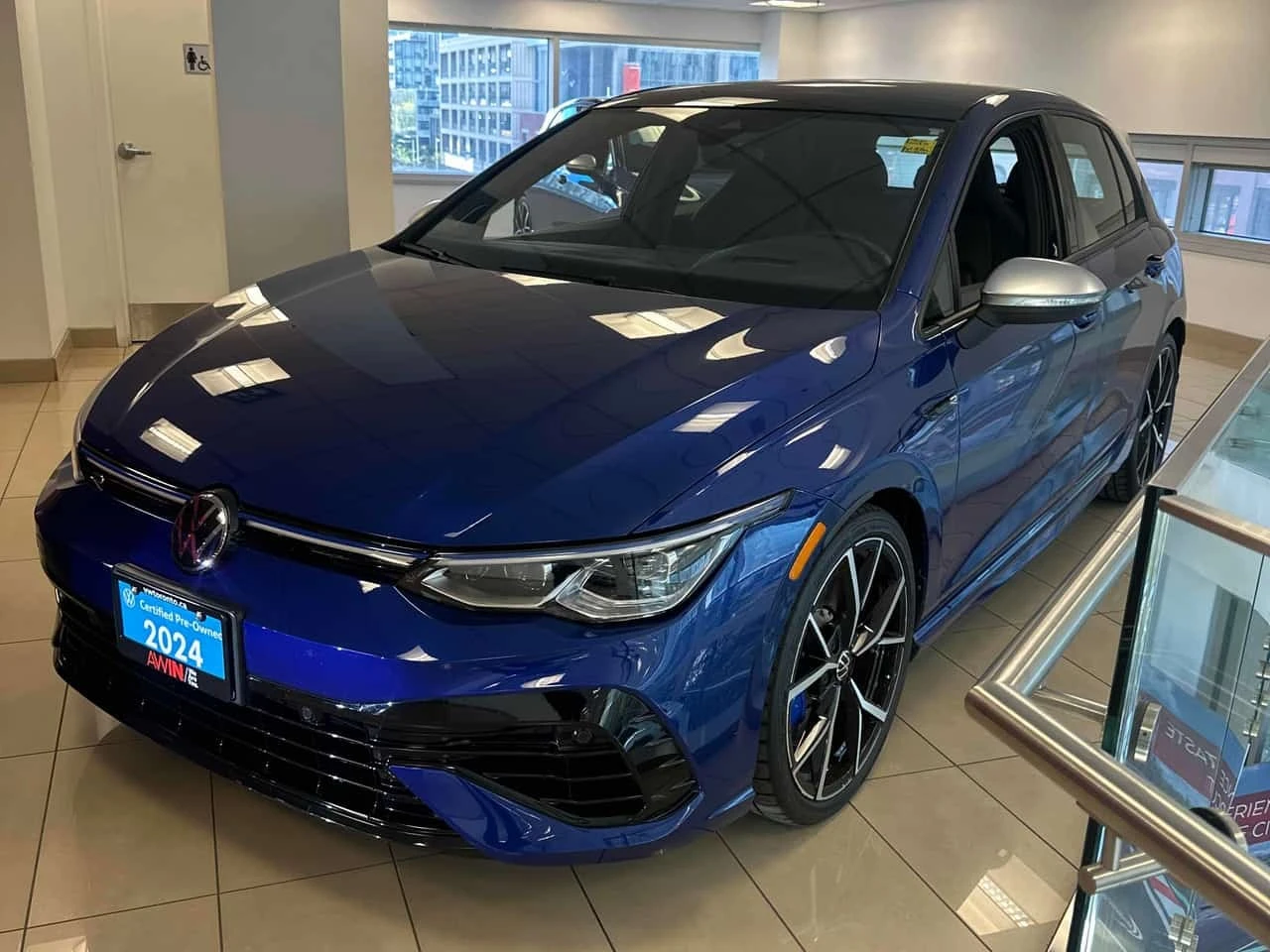 VW Golf * R* KEYLESS * ПОДГРЕВ* ПРЕДСТАВИТЕЛСТВО НА VW * 