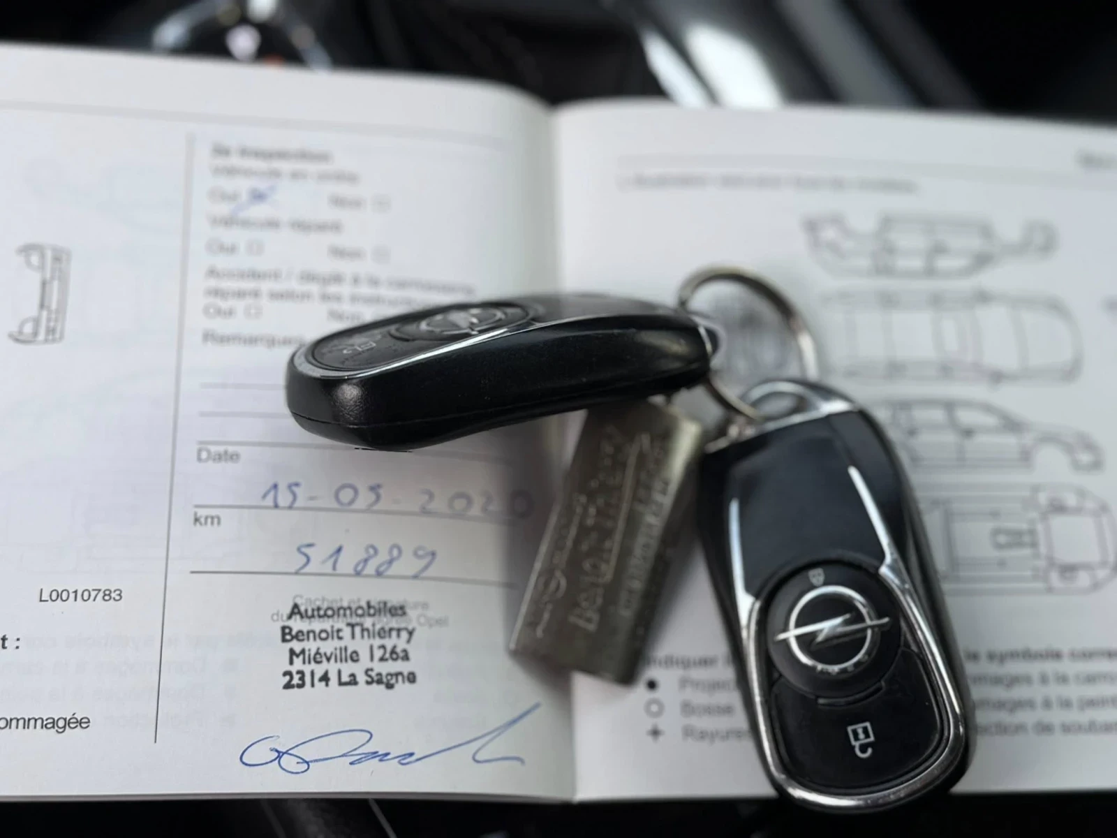 Opel Insignia 4x4 SWISS, снимка 13 - Автомобили и джипове - 56651819