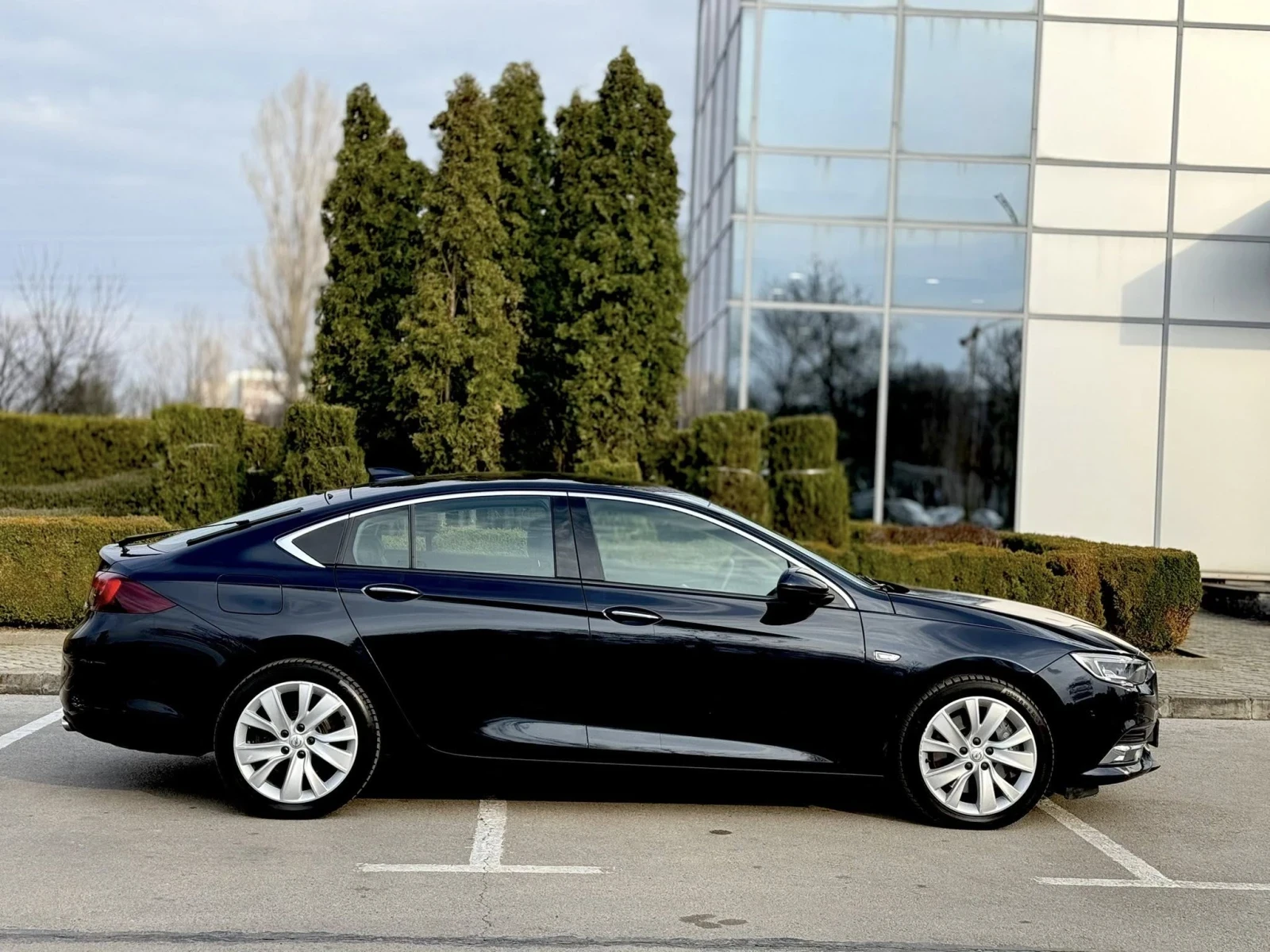 Opel Insignia 4x4 SWISS, снимка 4 - Автомобили и джипове - 56651819