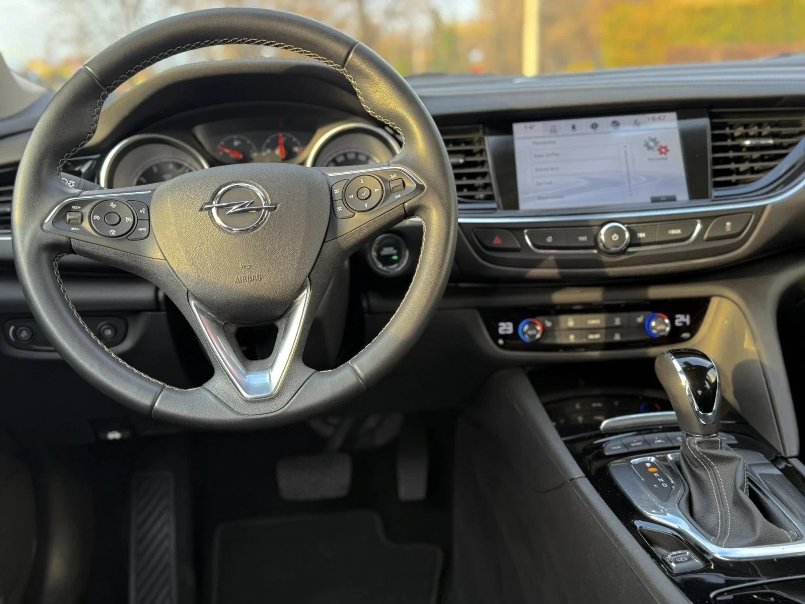 Opel Insignia 4x4 SWISS, снимка 9 - Автомобили и джипове - 56651819