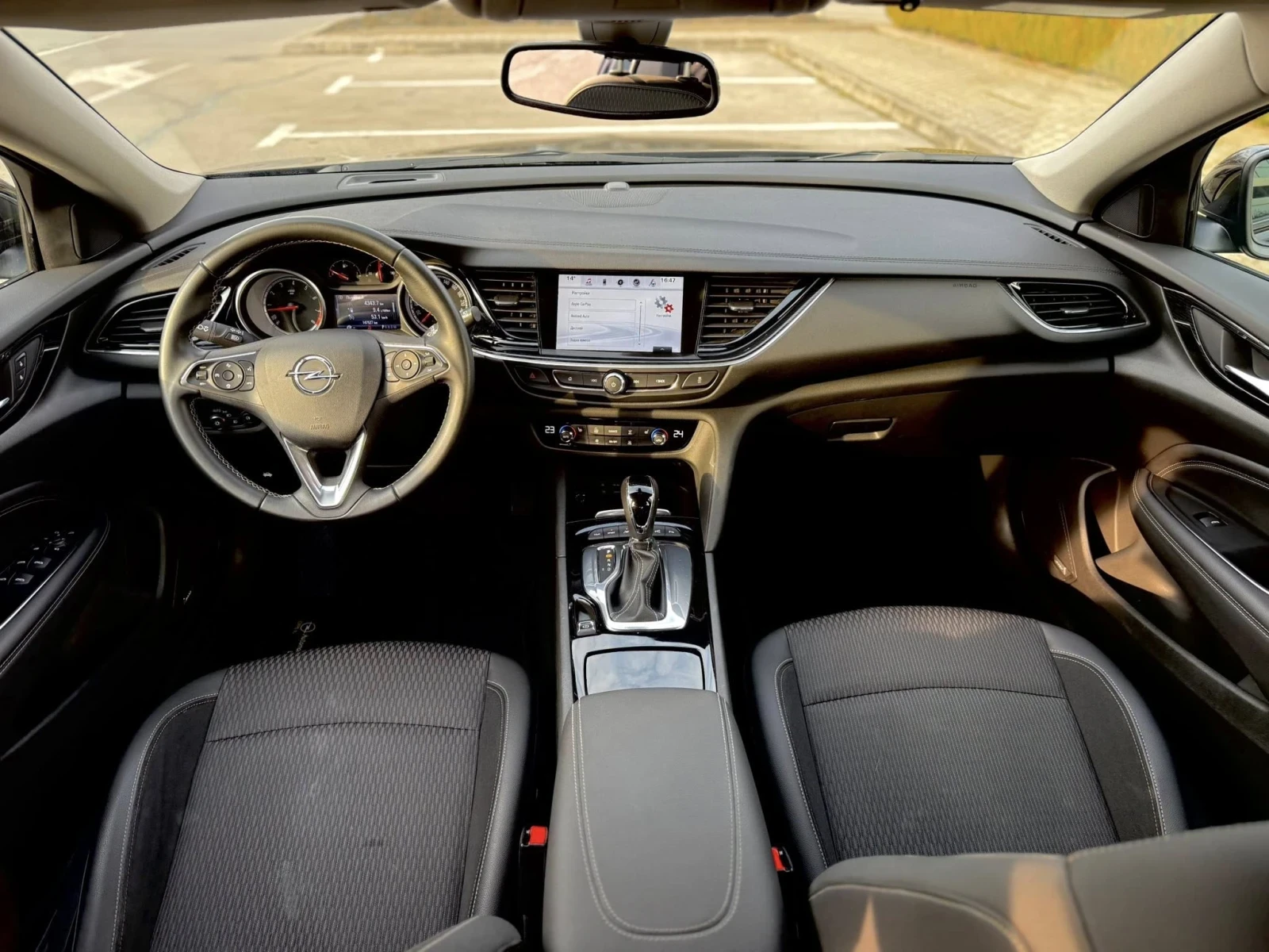 Opel Insignia 4x4 SWISS, снимка 8 - Автомобили и джипове - 56651819