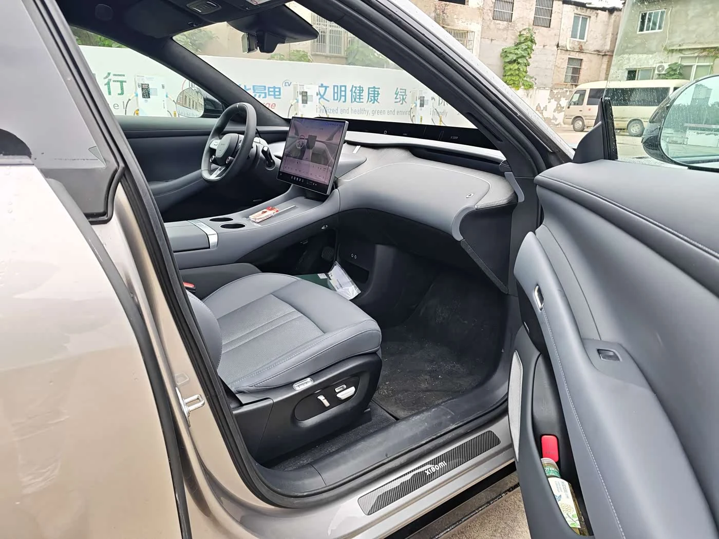 Xiaomi YU7 Ultra Long Range High Performance AWD Max Edition, снимка 4 - Автомобили и джипове - 56721933