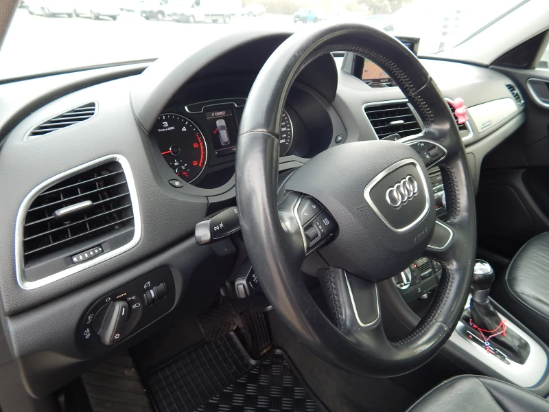 Audi Q3 2.0TDI* S line* , снимка 10 - Автомобили и джипове - 49157249