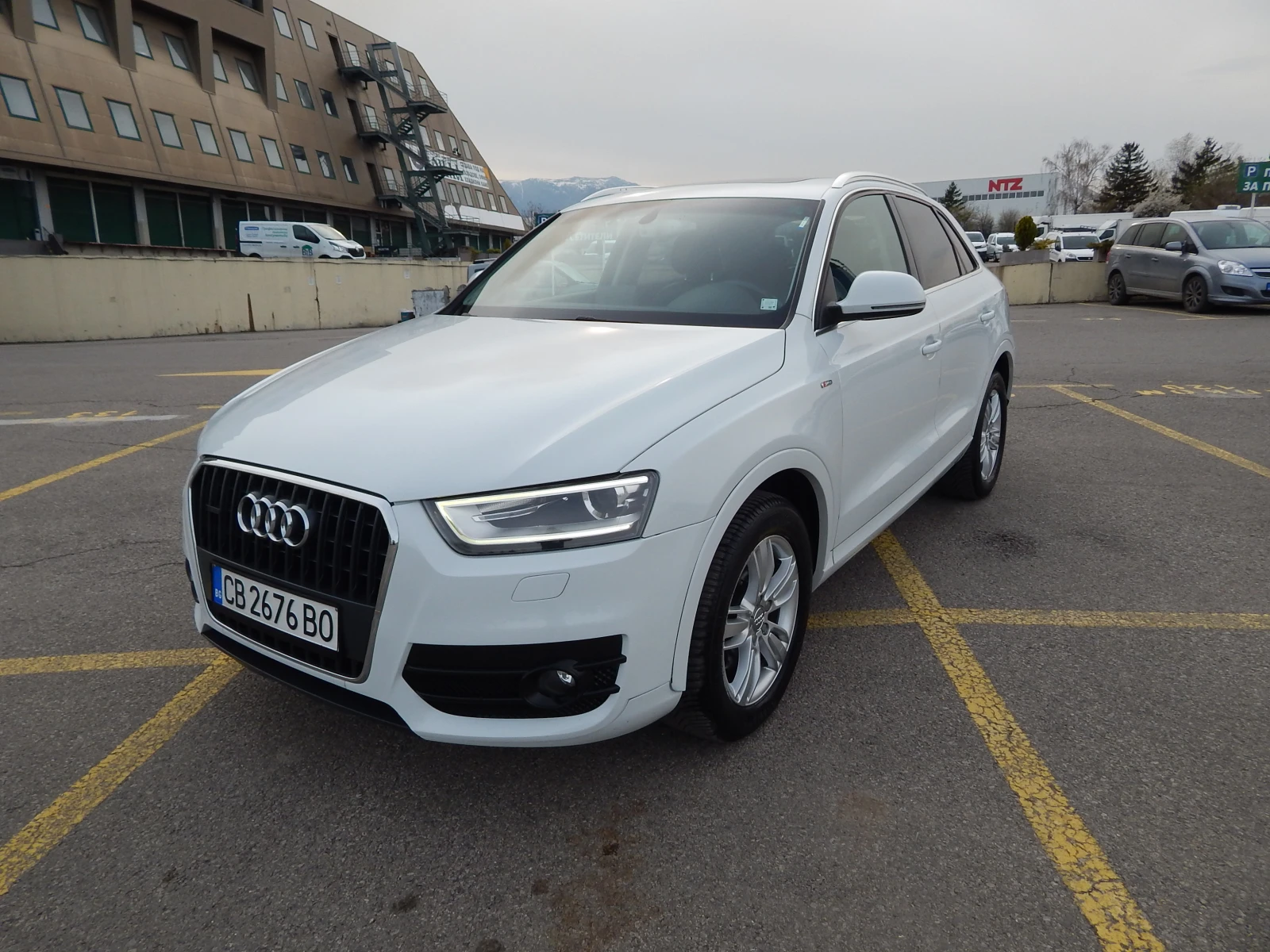 Audi Q3 2.0TDI* S line* , снимка 1