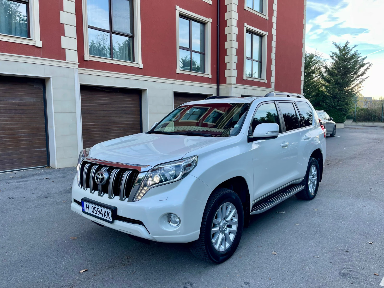 Toyota Land cruiser J150 LUXURY PREMIUM PLUS ПЪРВИ СОБСТВЕНИК  - изображение 2