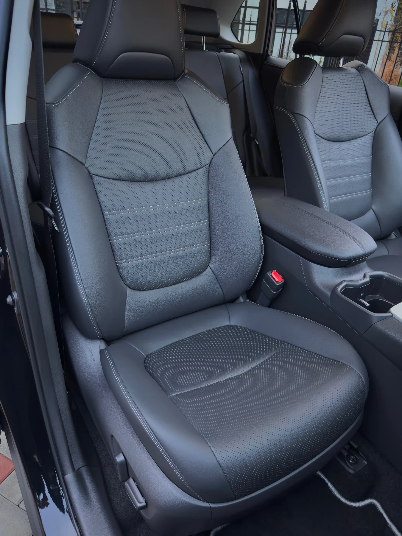 Toyota Rav4 ЧИСТО НОВ / Поръчков / 10 г гаранция / Перла - изображение 10