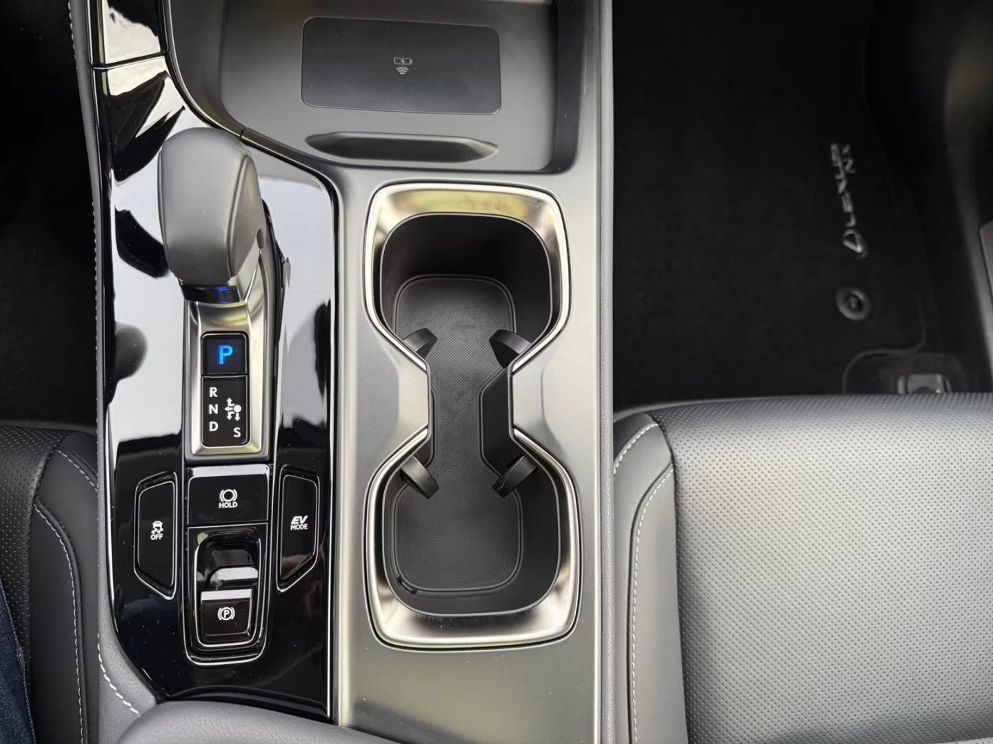 Lexus NX 350h EXECUTIVE/243HP/BI-LED/360/ACC/KLESS/CPLAY/800g | Mobile.bg � ����������� 13