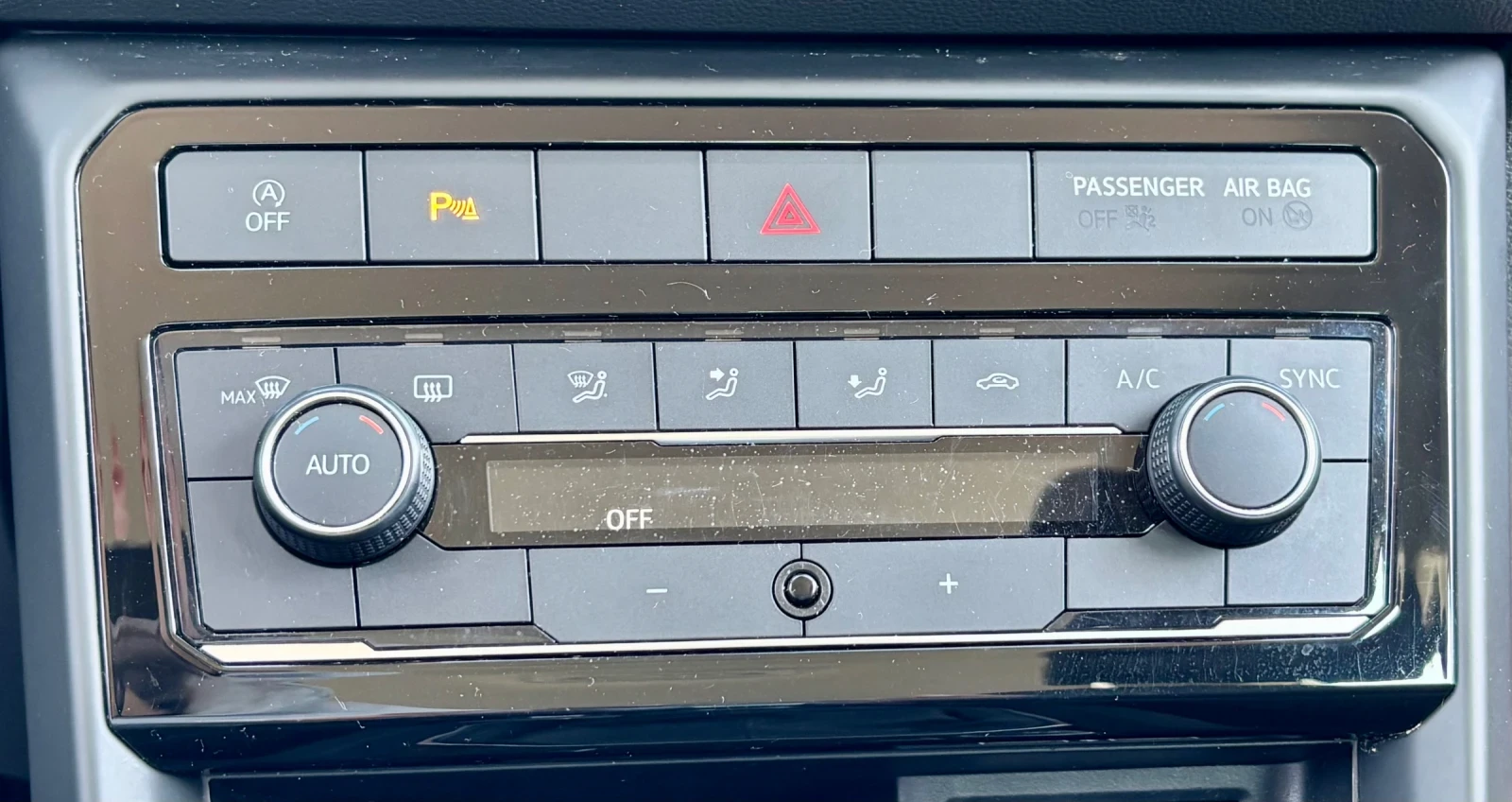 VW T-Cross 1.6D/АВТОПИЛОТ/АВТОМАТИК/TOP, снимка 14 - Автомобили и джипове - 53861643