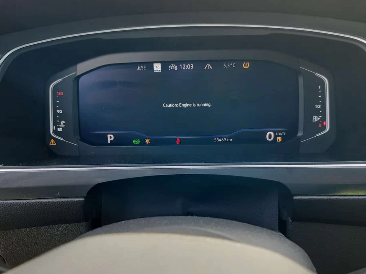 VW Tiguan * HIGHLINE R LINE * ОБУДХВАНЕ* 360* DISTRONIC* , снимка 9 - Автомобили и джипове - 54471796