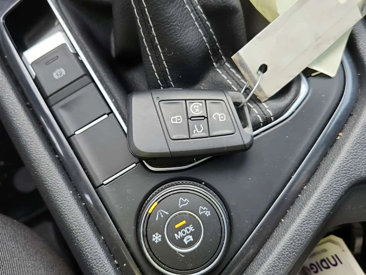 VW Tiguan * HIGHLINE R LINE * ОБУДХВАНЕ* 360* DISTRONIC* , снимка 8 - Автомобили и джипове - 54471796