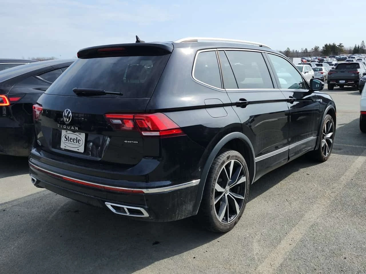 VW Tiguan * HIGHLINE R LINE * ОБУДХВАНЕ* 360* DISTRONIC* , снимка 3 - Автомобили и джипове - 54471796