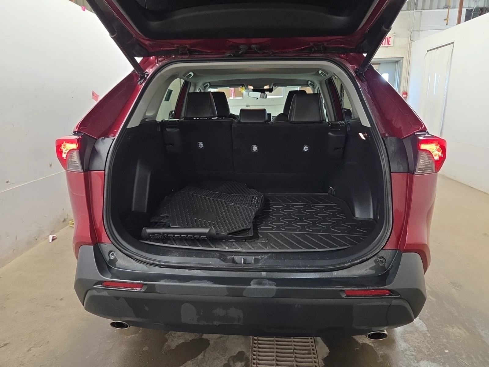 Toyota Rav4 XLE LANE ASSIST| ПОДГРЕВИ| ПАНОРАМА| 2 КЛЮЧА| , снимка 7 - Автомобили и джипове - 54858592