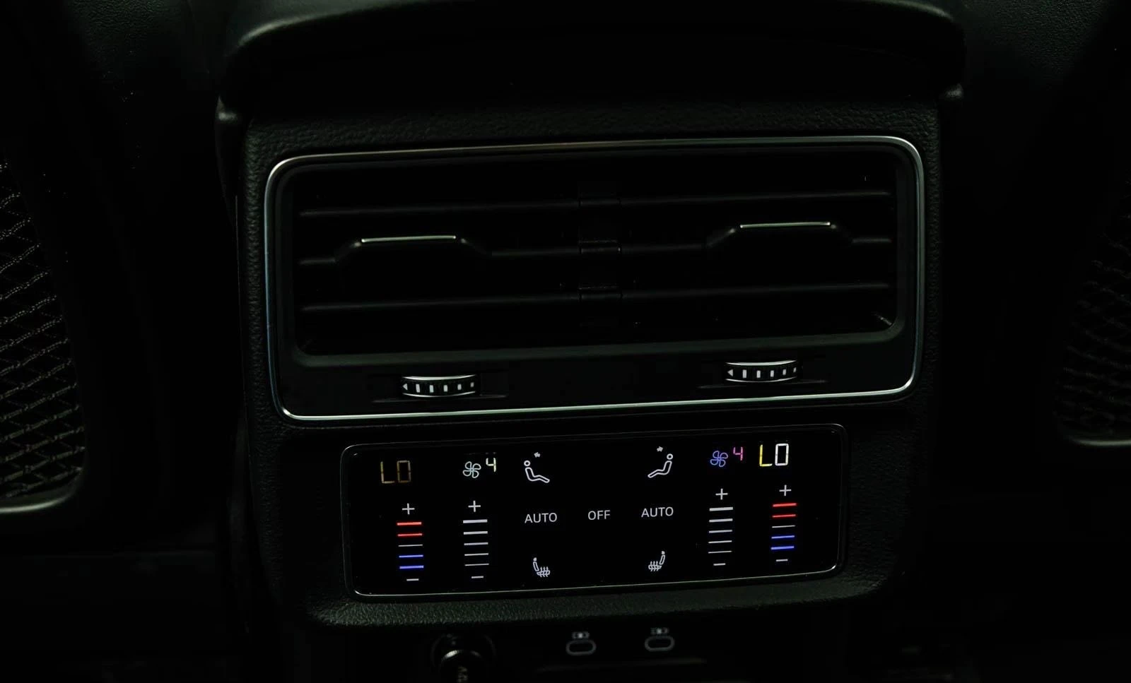 Audi SQ7 CARBON / BLACK OPTIC / MATRIX / B&O / HUD / PANO / | Mobile.bg � ����������� 17