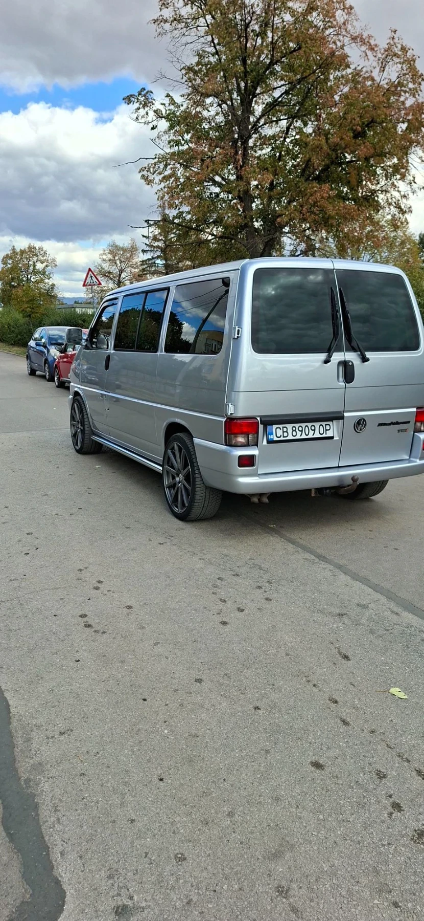 VW Multivan 2.5TDI 151кс.Нави. сер.история, снимка 3 - Бусове и автобуси - 56214624