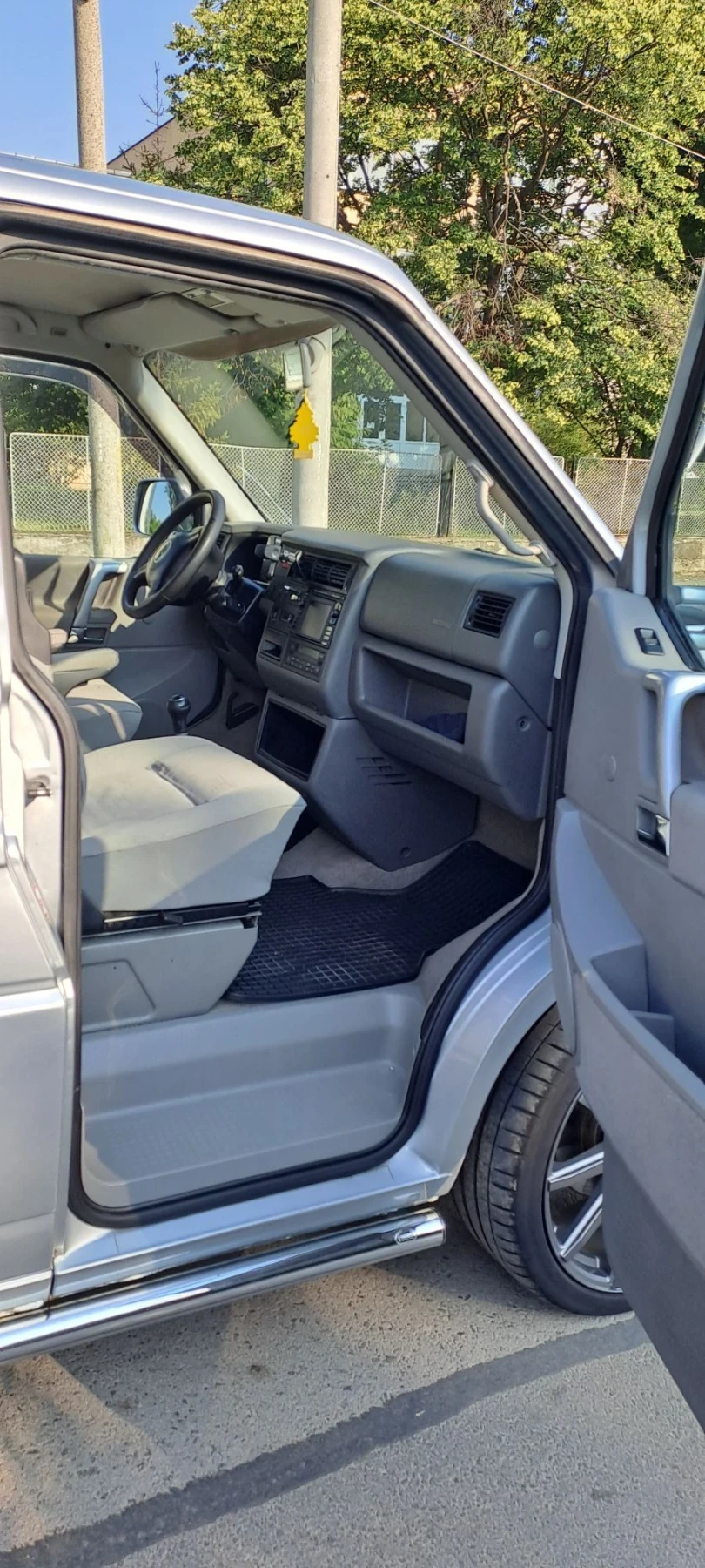 VW Multivan 2.5TDI 151кс.Нави. сер.история, снимка 9 - Бусове и автобуси - 56214624