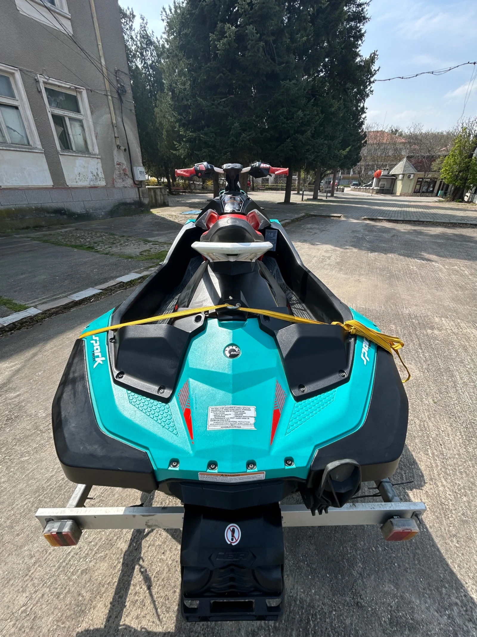 Джет Bombardier Sea Doo Spark Trixx, снимка 4 - Воден транспорт - 54179499