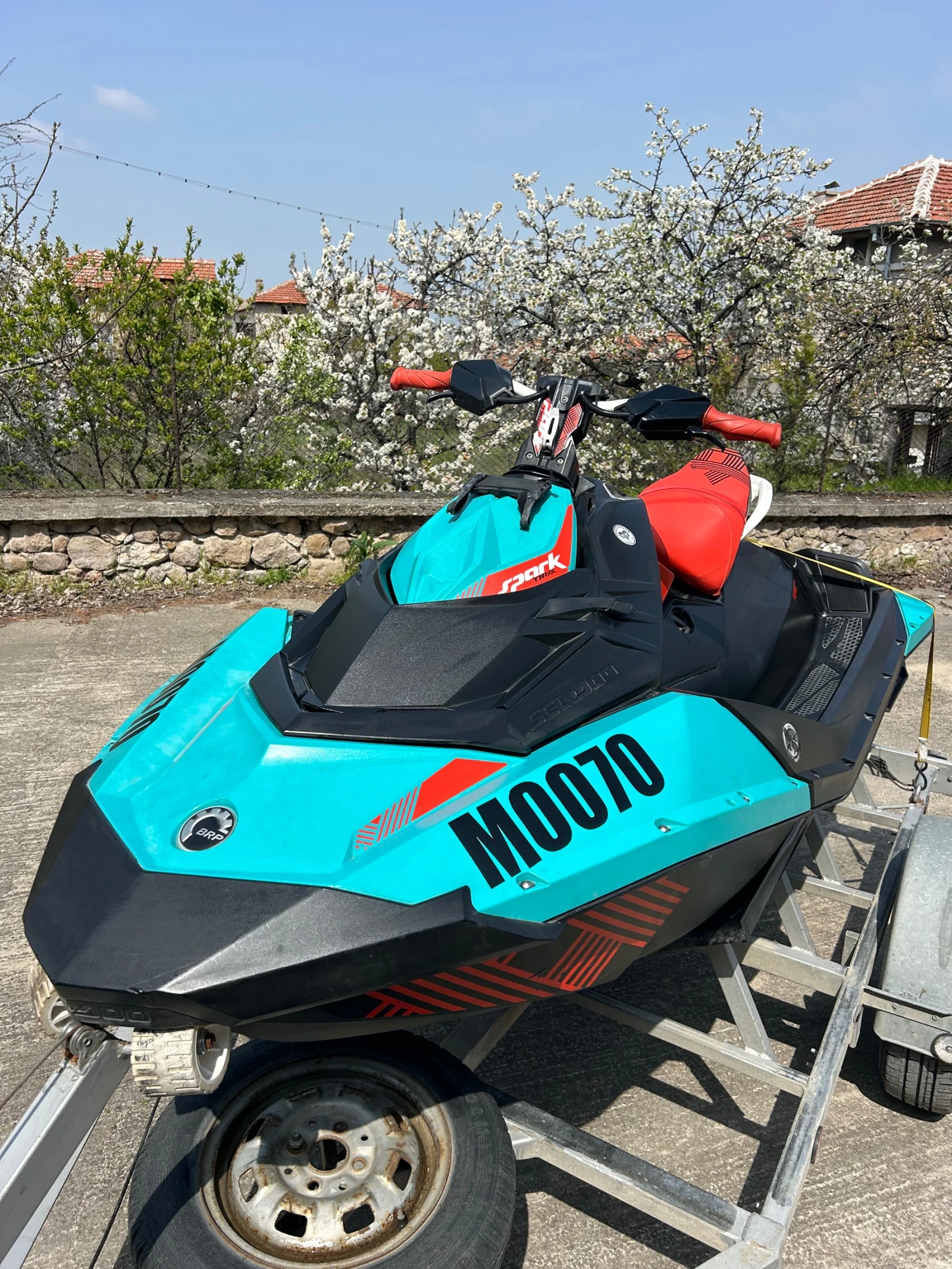 Джет Bombardier Sea Doo Spark Trixx, снимка 1 - Воден транспорт - 54179499