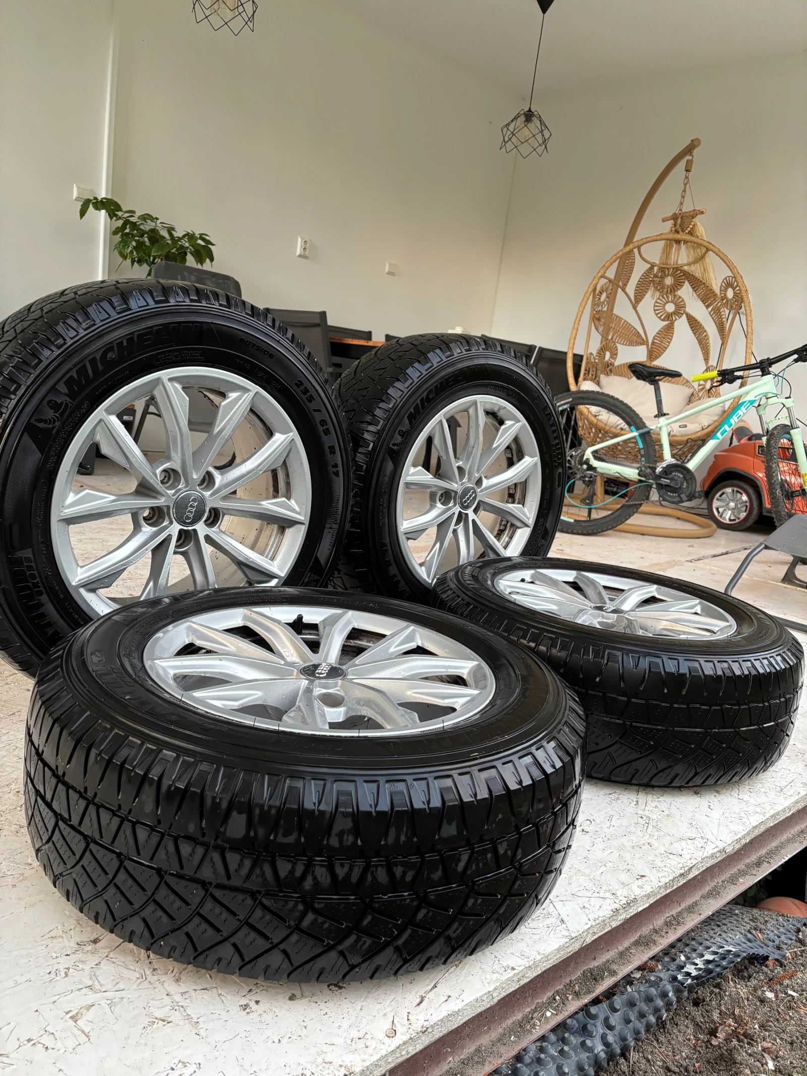 Гуми с джанти Michelin 235/65R17, снимка 3 - Гуми и джанти - 54948239