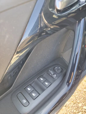 Peugeot 208 ALLURE, снимка 9