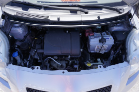 Toyota Yaris 1.0i, снимка 11 - Автомобили и джипове - 45021172