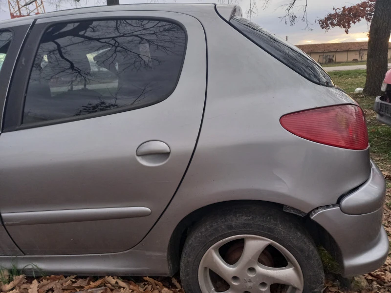 Peugeot 206, снимка 10 - Автомобили и джипове - 43298895