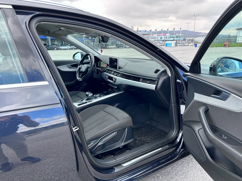 Audi A4 Avant 2.0 / DISTRONIC / VIRTUAL COCKPIT, снимка 12 - Автомобили и джипове - 45083848