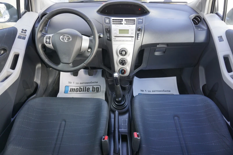 Toyota Yaris 1.0VVT-i/ПЕРФЕКТНО СЪСТОЯНИЕ , снимка 12 - Автомобили и джипове - 45021172