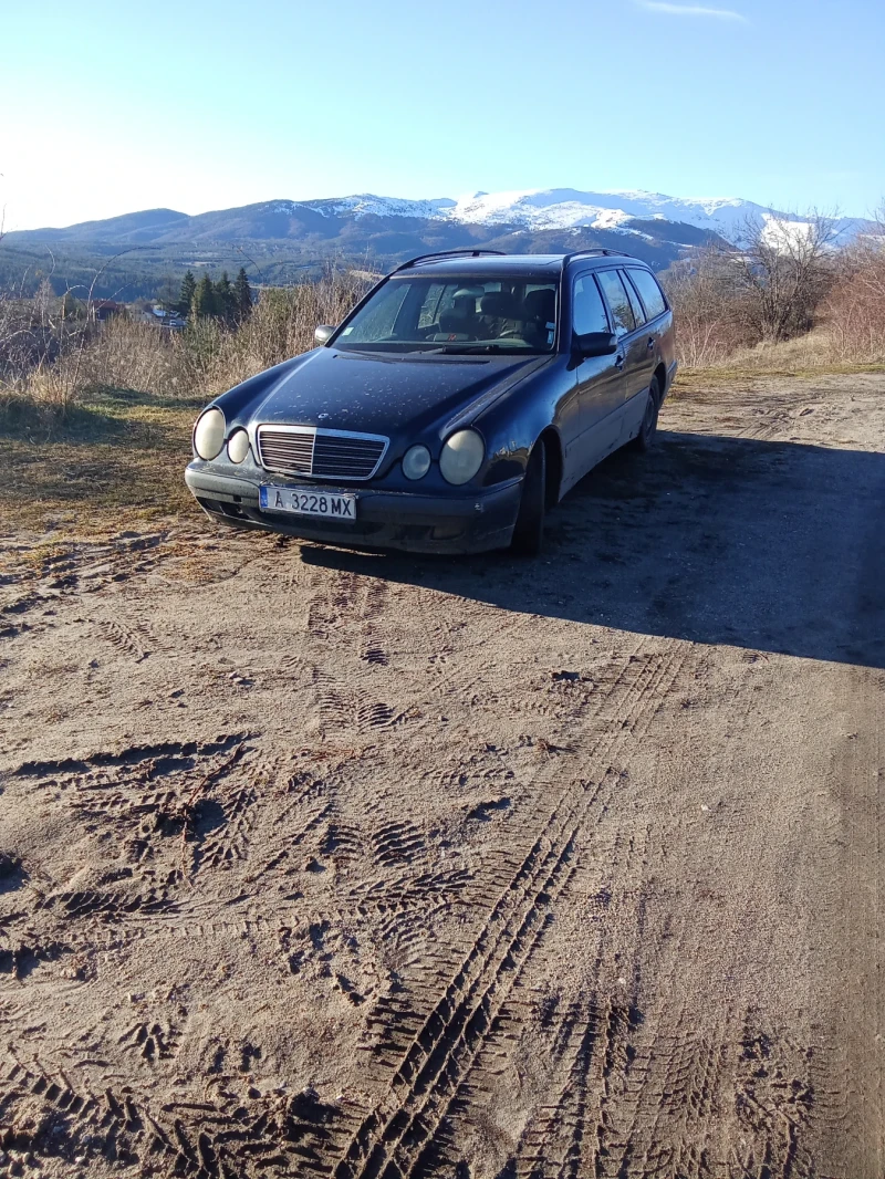 Mercedes-Benz E 220, снимка 2 - Автомобили и джипове - 48409170