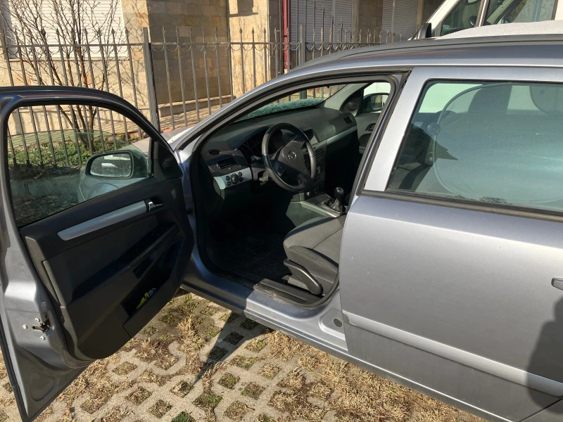 Opel Astra H, снимка 2 - Автомобили и джипове - 48927533