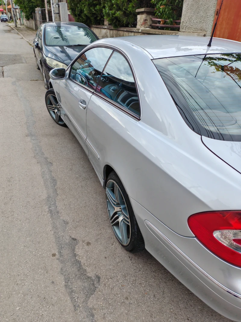 Mercedes-Benz CLK 320, снимка 5 - Автомобили и джипове - 49585799