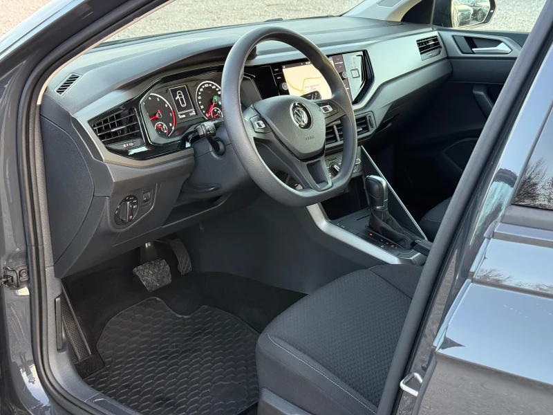 VW Polo 1.0i 95к.с * DSG* Навигация* * Камера* , снимка 9 - Автомобили и джипове - 52310932