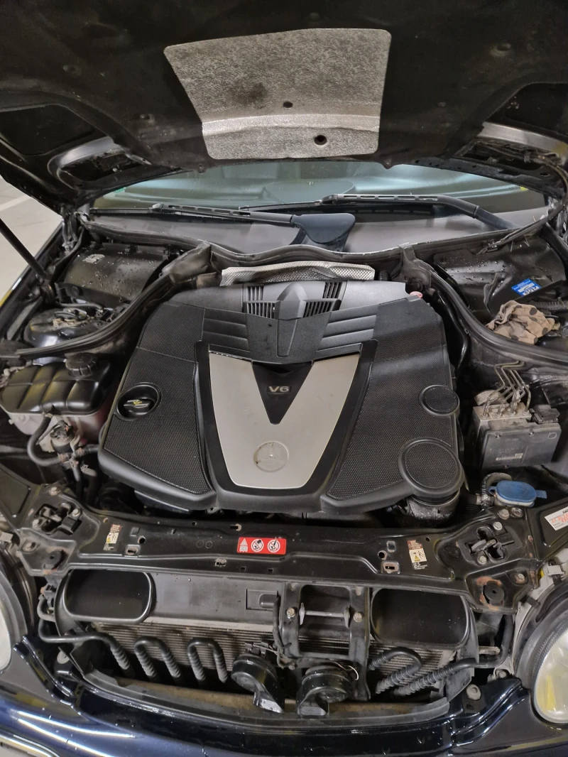 Mercedes-Benz C 320, снимка 9 - Автомобили и джипове - 52880558