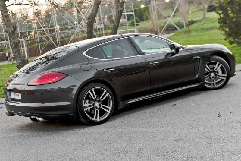 Porsche Panamera 4S GTS, снимка 4 - Автомобили и джипове - 53052693