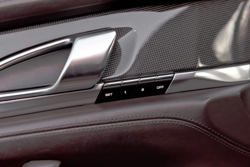 Porsche Panamera 4S GTS, снимка 16 - Автомобили и джипове - 53052693