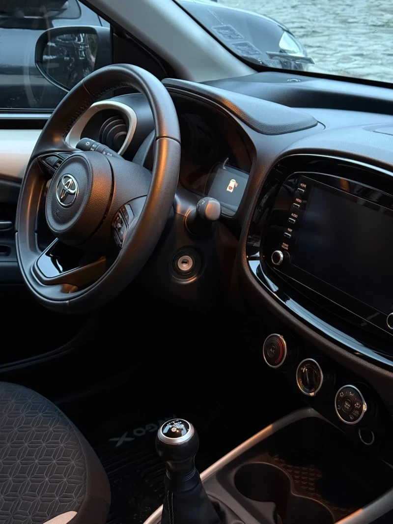 Toyota Aygo Pulse, снимка 6 - Автомобили и джипове - 54165127