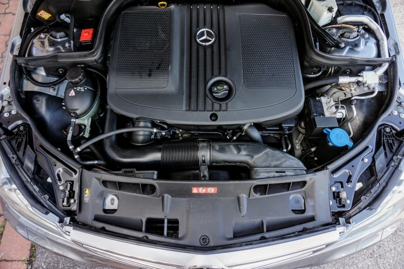 Mercedes-Benz C 200, снимка 10 - Автомобили и джипове - 55581900