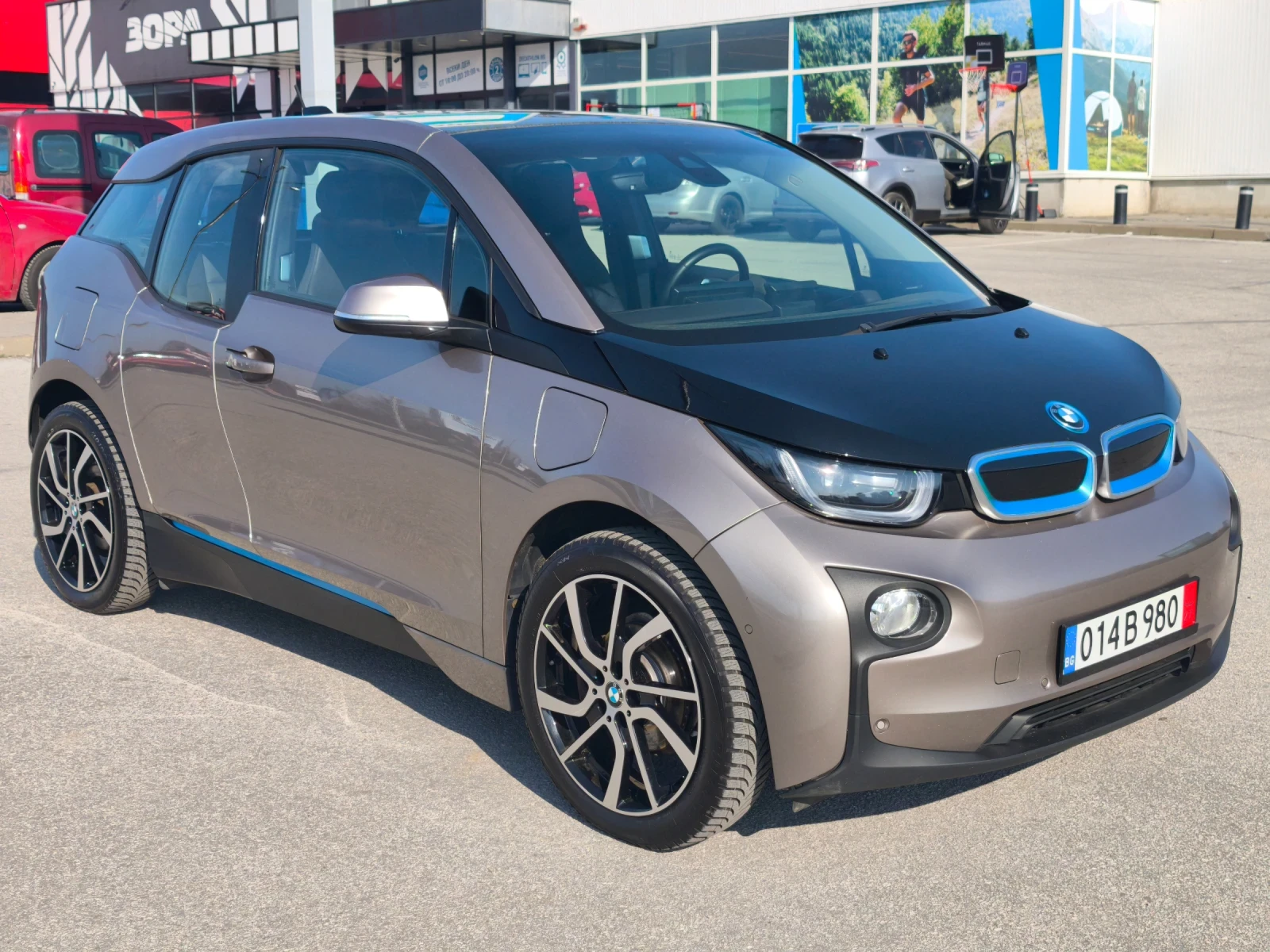 BMW i3 REX 60Ah КАМЕРА, КОЖА, ГОЛЯМА НАВИГАЦИЯ, ПОДГРЕВ  - изображение 2