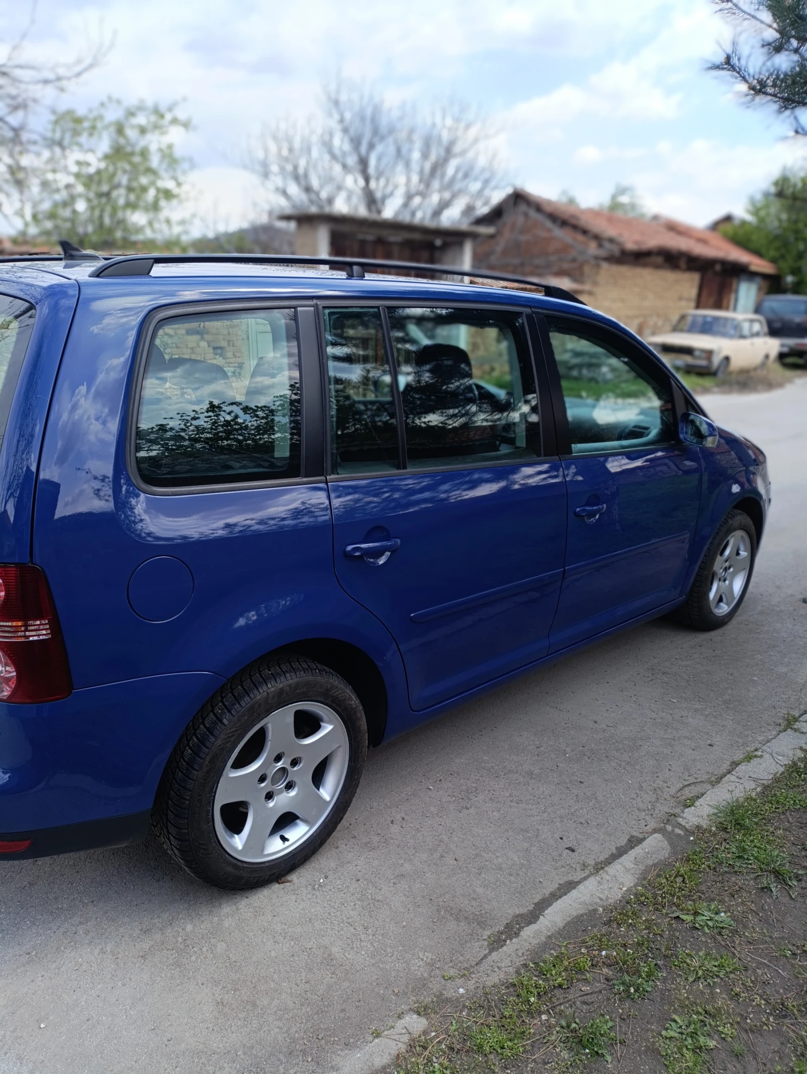 VW Touran  - изображение 8