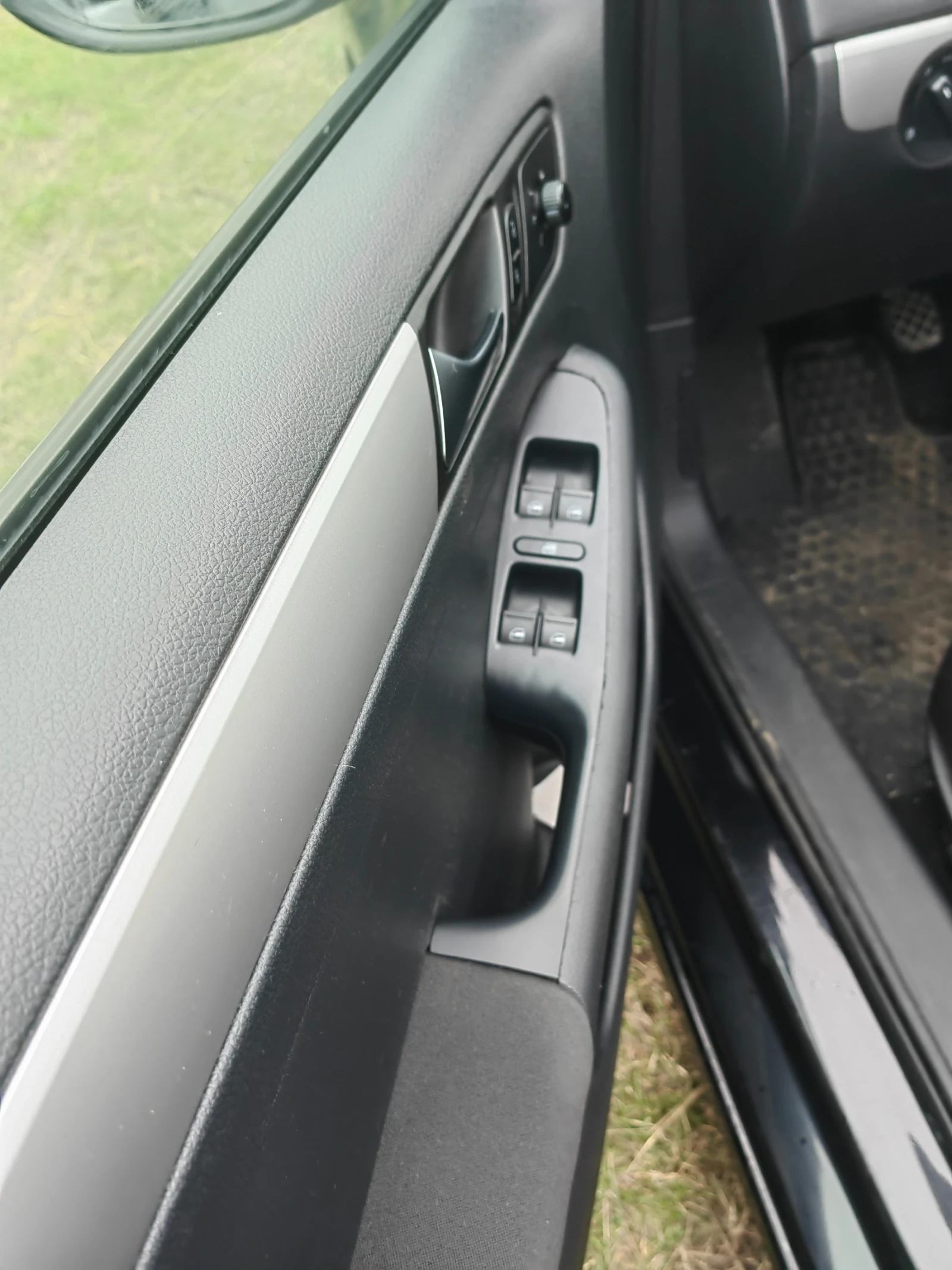 VW Jetta 1.6 TDI | Mobile.bg   11